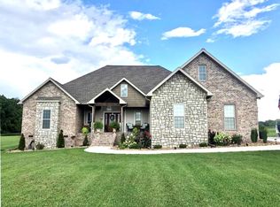 217 J P Campbell Rd, Hopkinsville, KY 42240