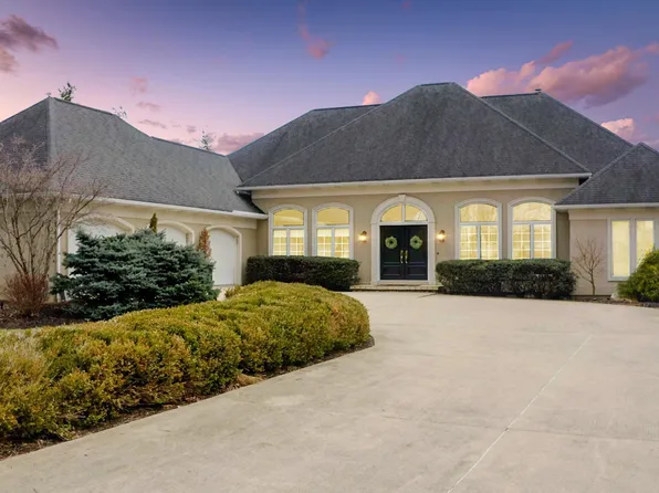 937 Greenbriar Dr, State College, PA 16801