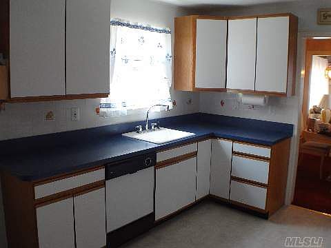 5th image of 162 Glenmere Way