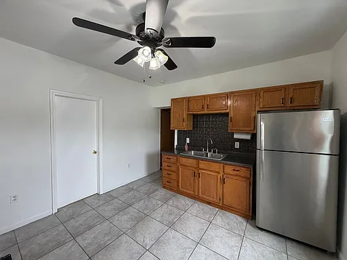 26 Abbott St Photo 1