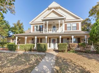 9101 Pine Creek Dr, Midwest City, OK 73130