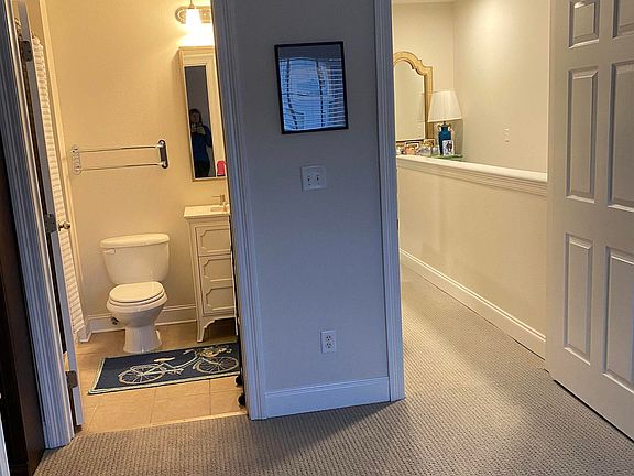 2nd image of 3218 Veterans Memorial Pkwy APT 813
