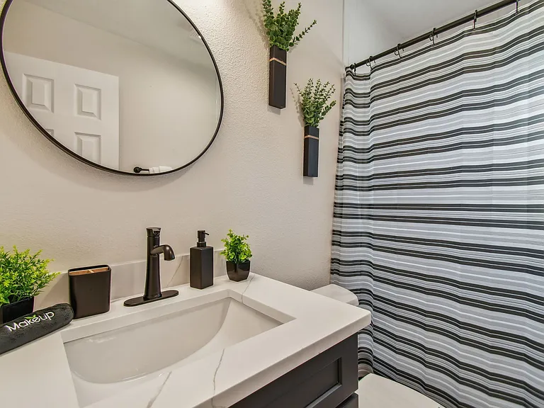 8611 Driftwood Dr — Photo 44