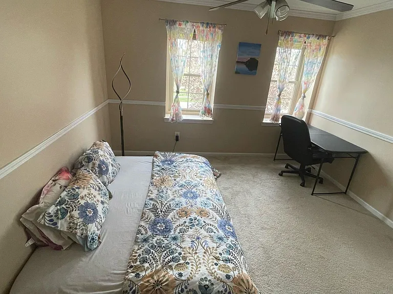 1027 Congress Dr — Photo 19