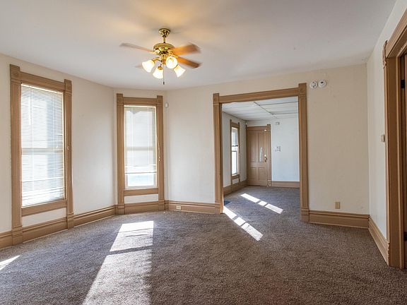 5th image of 129 N Saint Louis Blvd #B