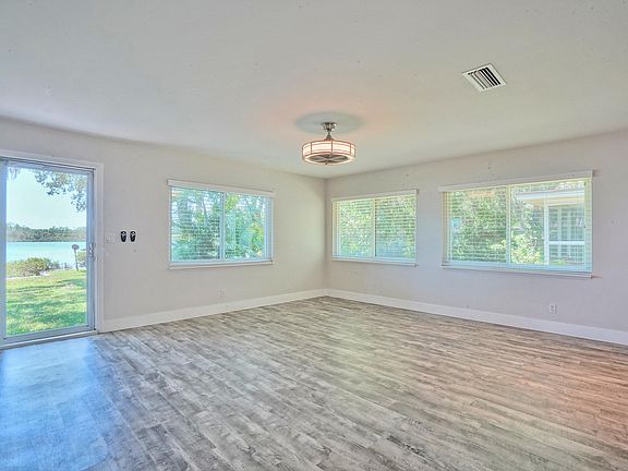 4th image of 5512 W Bayshore Dr