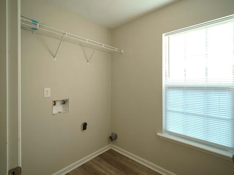 3121 Alexandria Dr — Photo 31