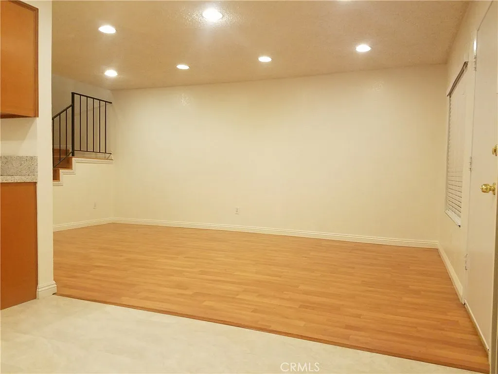 3 bed, 1.5 bath, 1322 sqft, $2,900 — Photo 3