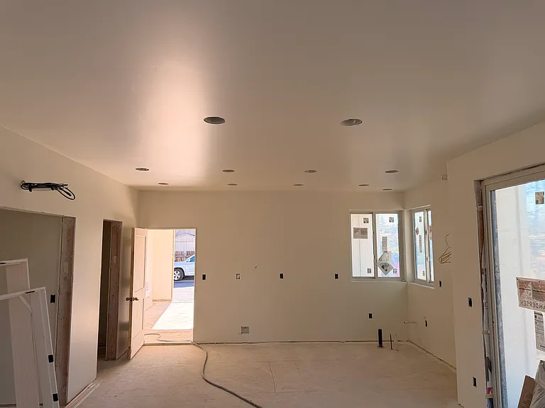 122 N Locust St #3 — Photo 2