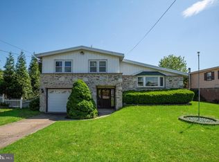 205 Radburn Rd, Philadelphia, PA 19115