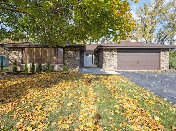 6710 W Golfview Ln, Palos Heights, IL 60463