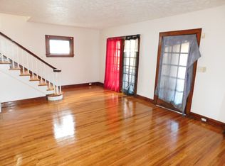 1042 Nela View Rd, Cleveland, OH 44112