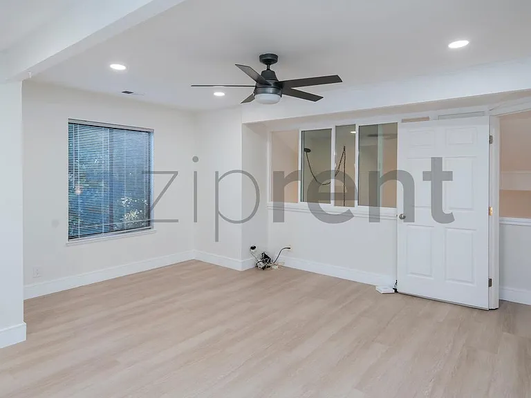 4762 Rio Rita Way — Photo 33
