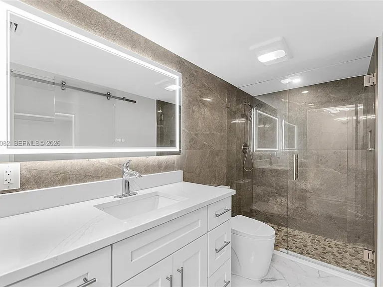 2303 Lucaya Ln #H2 — Photo 13