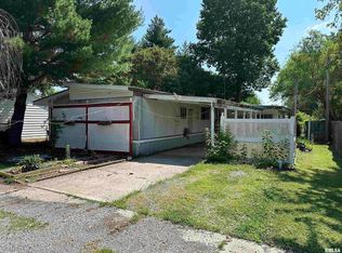 1108 N 9th St, Herrin, IL 62948