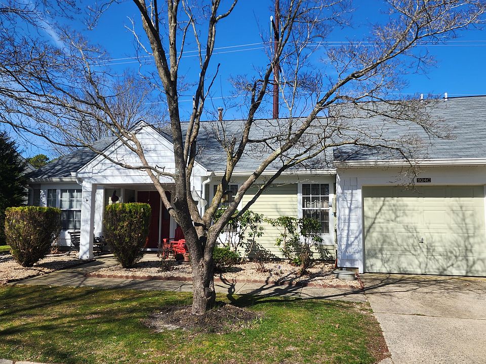 1st image of 924 Liverpool Circle #C