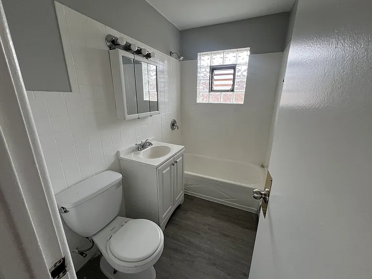7822-7824 S South Shore Dr #7822-B3 — Photo 6