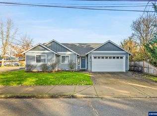 1075 12th Ave, Sweet Home, OR 97386