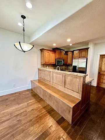 Kitchen / Living Dining Room Bench