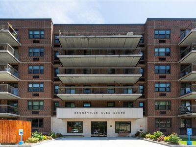 1376 Midland Avenue #403, Bronxville, NY, 10708