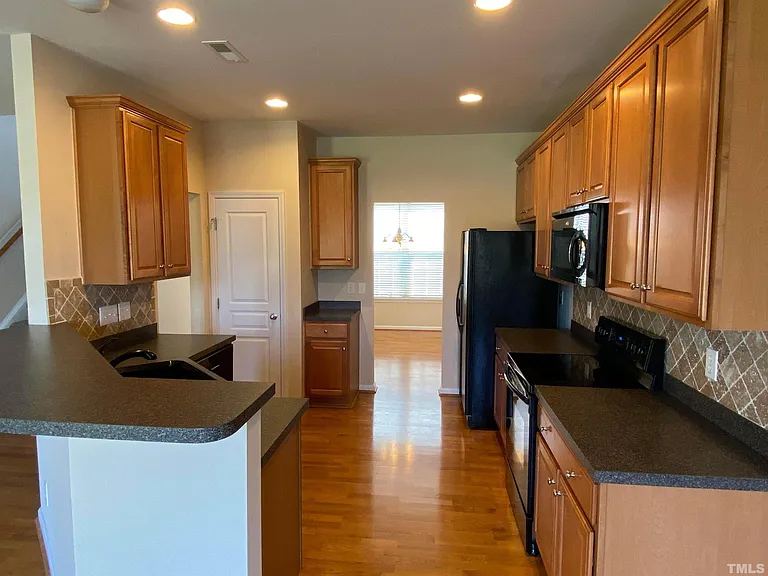 234 Stobhill Ln — Photo 2