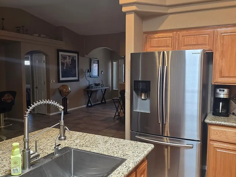 2121 E Desert Lakes Dr — Photo 13
