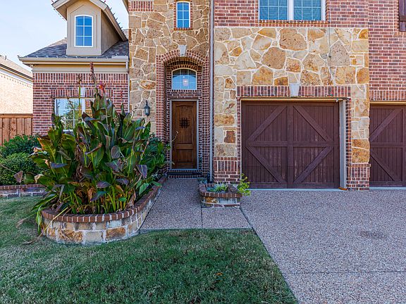 3rd image of 2555 Hannah Cir