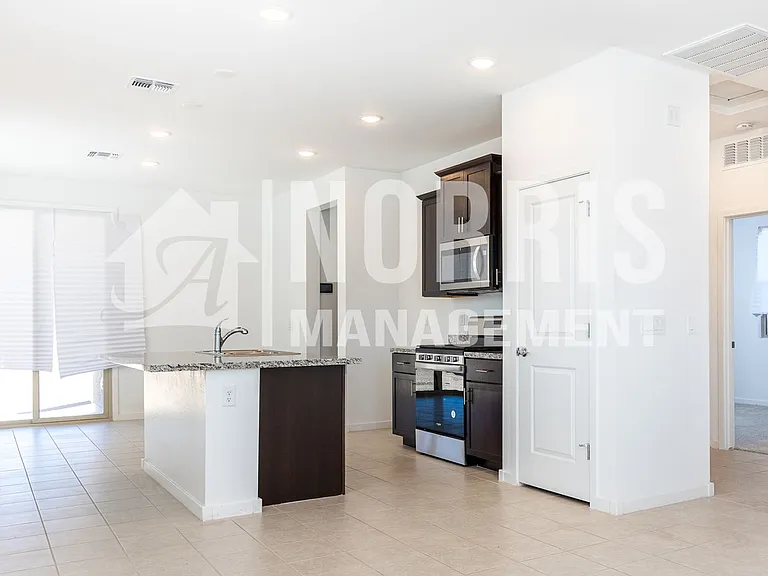 247 S San Gregorio Ln — Photo 10