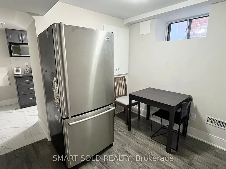 1040 Ossington Ave #BASEMENT — Photo 7