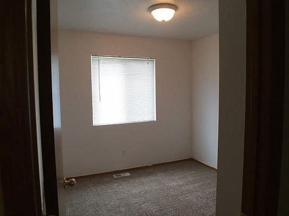 2nd image of 2317 Gosling St