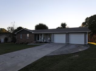 211 Sequoyah Dr, Madisonville, TN 37354