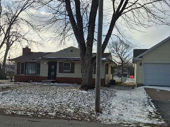 2nd image of 719 8th St