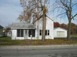 512 E Main St, North Judson, IN 46366