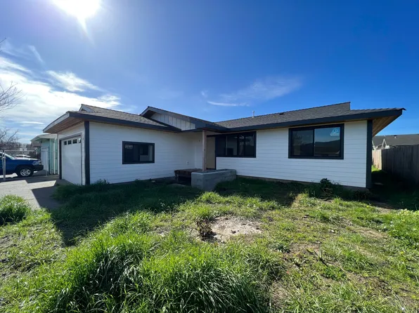 1013 Emerald Ln, Fortuna, CA 95540