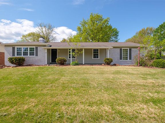 2nd image of 1493 Kew Gardens Dr