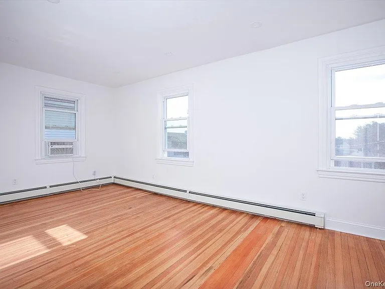310 Columbus Pkwy — Photo 13