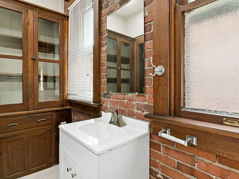 The Bronx on Central - Luxury Living in Old World Setting — Photo 14