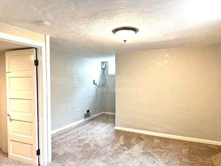 2970 Locust St — Photo 17