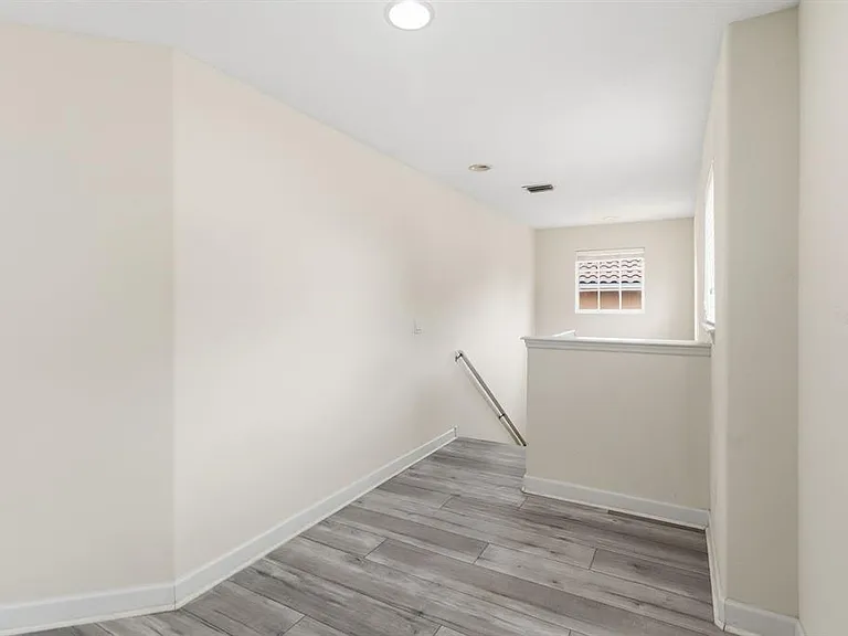 8310 Tivoli Dr — Photo 22