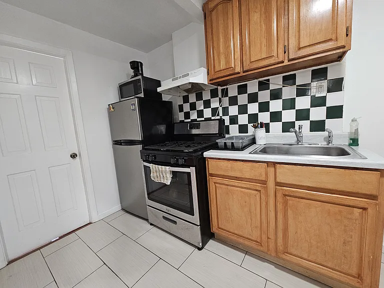 26-14 30th St #2 — Photo 3