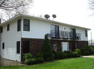 302 Royal St APT G, Onalaska, WI 54650
