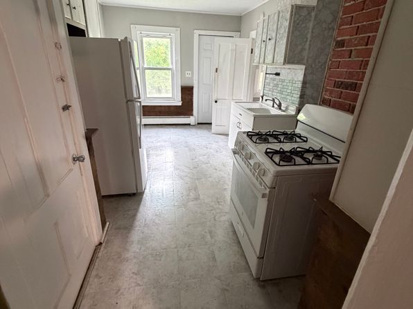 27 Asnuntuck St #29