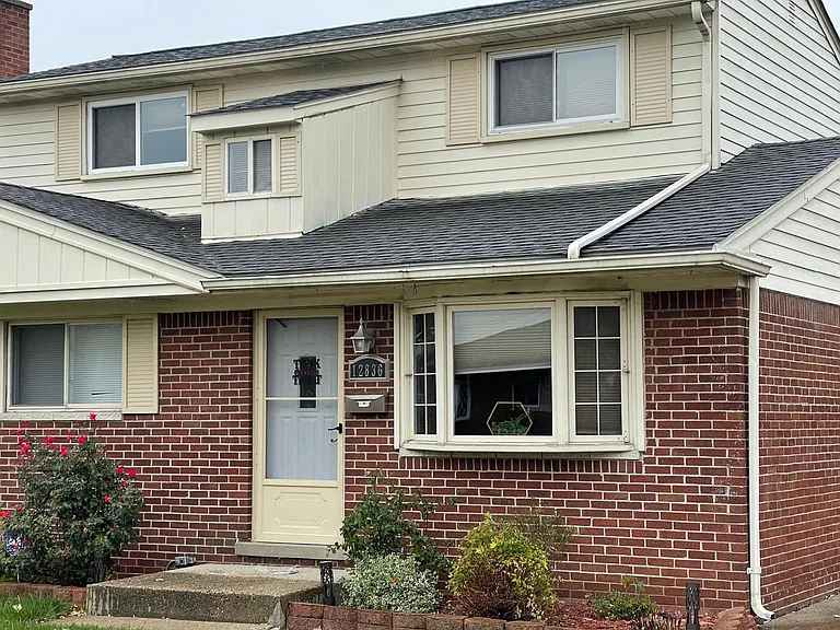 12836 Pomona Dr — Photo 2