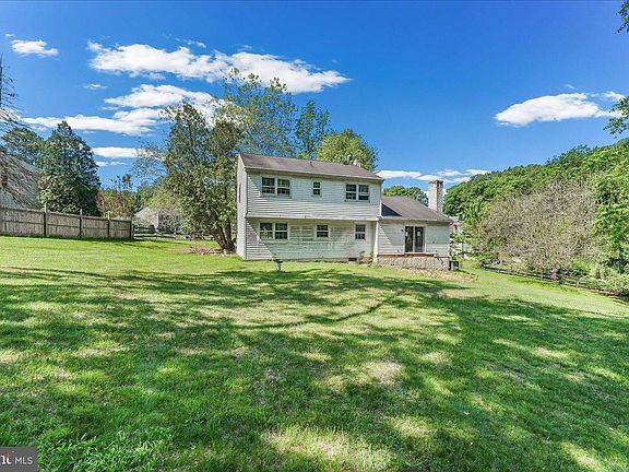 2nd image of 127 Governors Cir
