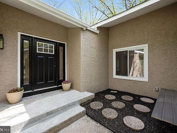 2nd image of 31 Tallowood Dr