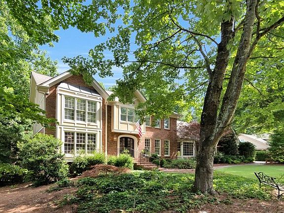 2nd image of 5626 Broxton Cir