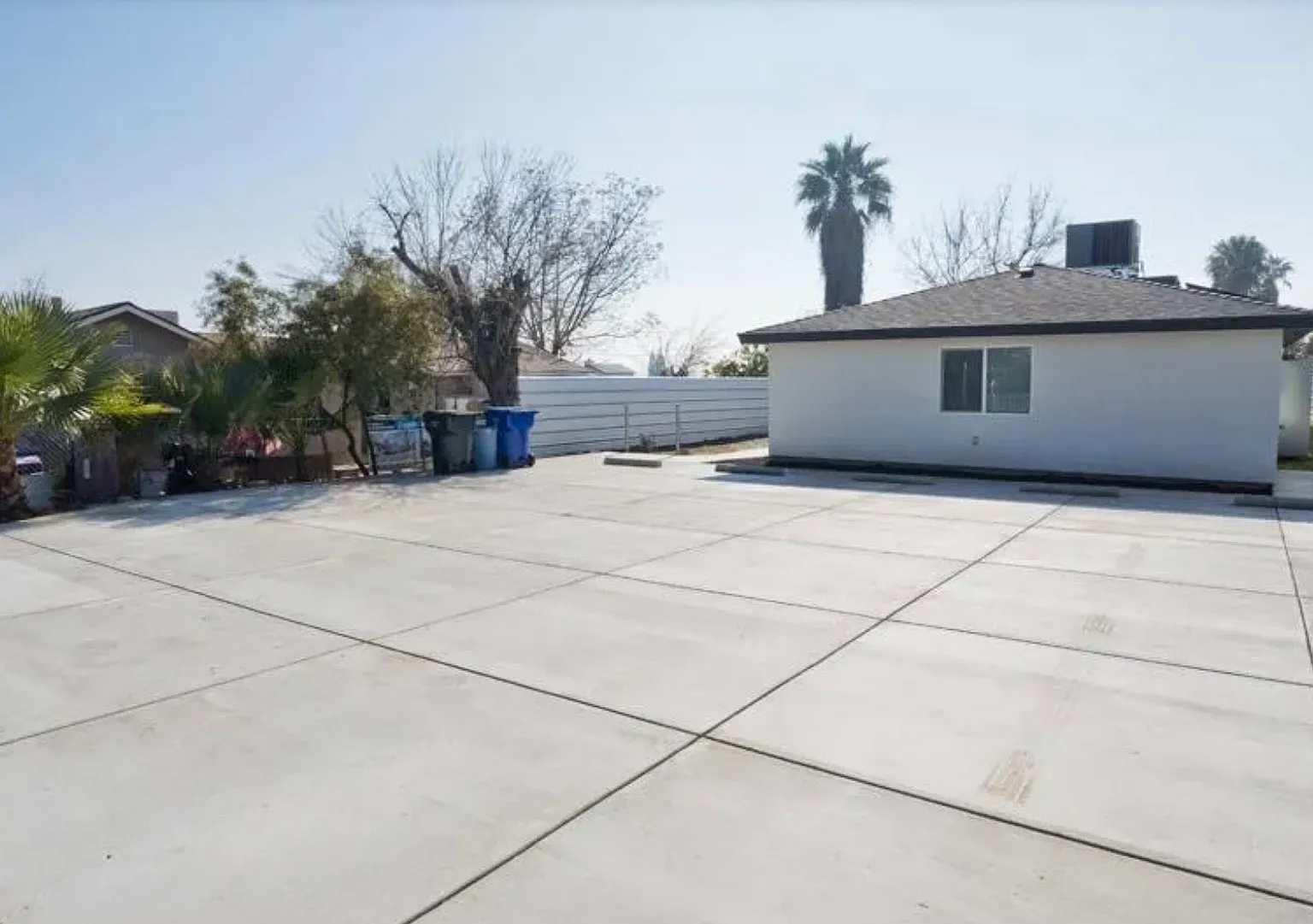 3 bed, 1000 sqft, $2,100 — Photo 2