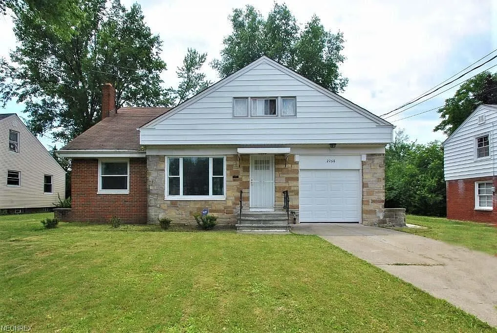 2268 N Taylor Rd photo 1