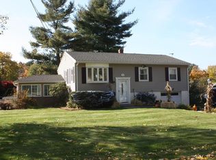 30 Harwich Rd, East Longmeadow, MA 01028