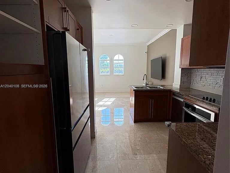 18410 NE 30th Ave #18410 — Photo 12